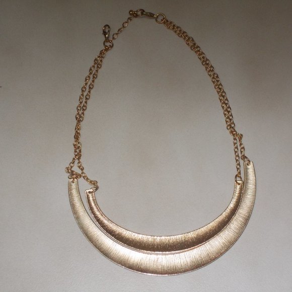 Vintage Fashion Necklace - Picture 4 of 4